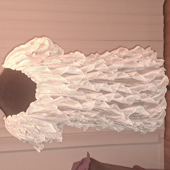 Gorgeous size L Lauren Michelle off white blouse w/ shimmer - Picture 2 of 6